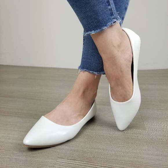 Shoes - Faux Leather White Pointy Toe Flat Shoes